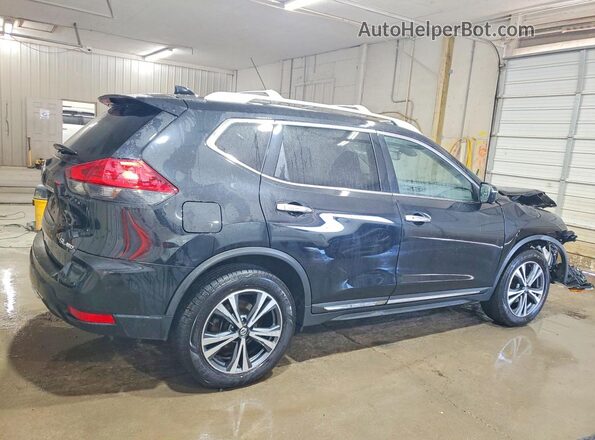 JN8AT2MVXHW256138 2017 NISSAN ROGUE Черный Задняя правая четверть