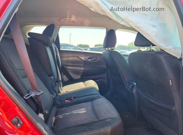 JN8AT2MVXHW268872 2017 NISSAN ROGUE Red Widok wnętrza z tyłu