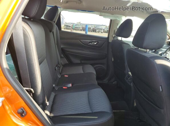 JN8AT2MVXJW328672 2018 NISSAN ROGUE Оранжевый Вид задних сидений