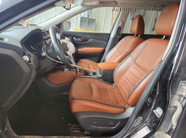 JN8AT2MVXJW330504 2018 NISSAN ROGUE Black Front interior view