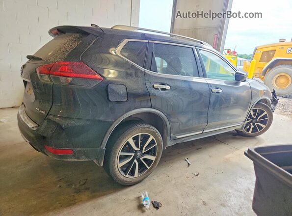 JN8AT2MVXJW330504 2018 NISSAN ROGUE Black Rear right