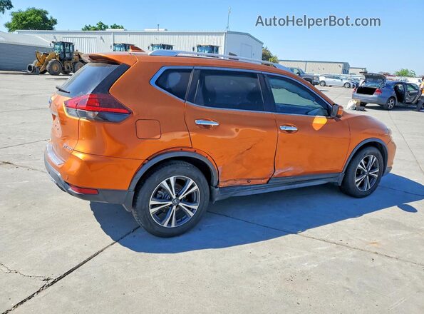JN8AT2MVXKW384810 2019 NISSAN ROGUE Orange Trasero derecho