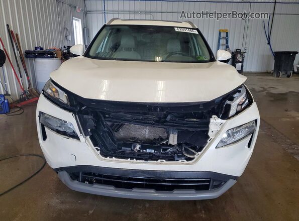 JN8AT3BB4MW237710 2021 NISSAN ROGUE Белый Вид спереди