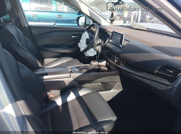 JN8AT3BB9MW212575 2021 NISSAN ROGUE Серебряный Вид салона спереди