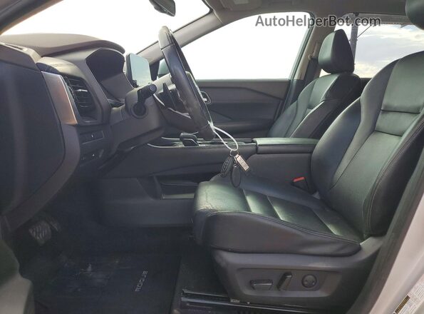 JN8AT3CA6MW024330 2021 NISSAN ROGUE Silver Widok wnętrza z przodu