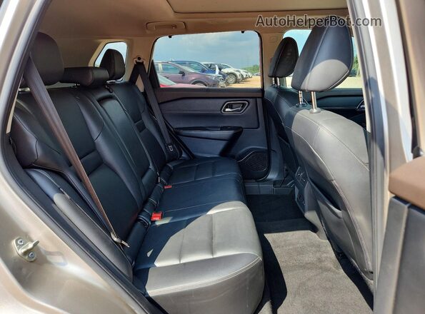 JN8AT3CAXMW027246 2021 NISSAN ROGUE Silver Rear interior view