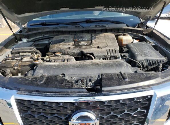 JN8AY2NE3H9706047 2017 NISSAN ARMADA Серебряный Вид подкапотного пространства