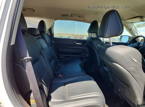 JN8AY3AEXS9400630 2025 NISSAN ARMADA White Rear seats view