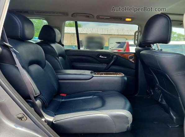 JN8AZ2NE1J9191102 2018 INFINITI QX80 Gray Vista de los asientos traseros