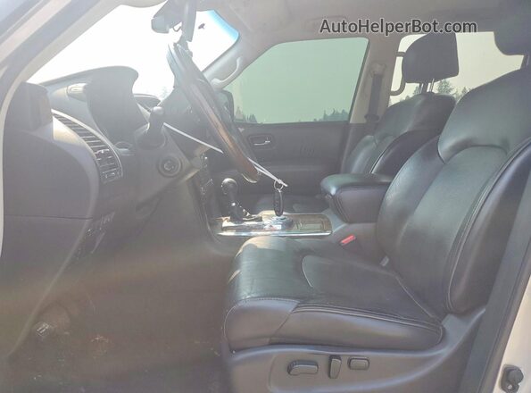 JN8AZ2NF3H9640010 2017 INFINITI QX80 Серебряный Вид салона спереди