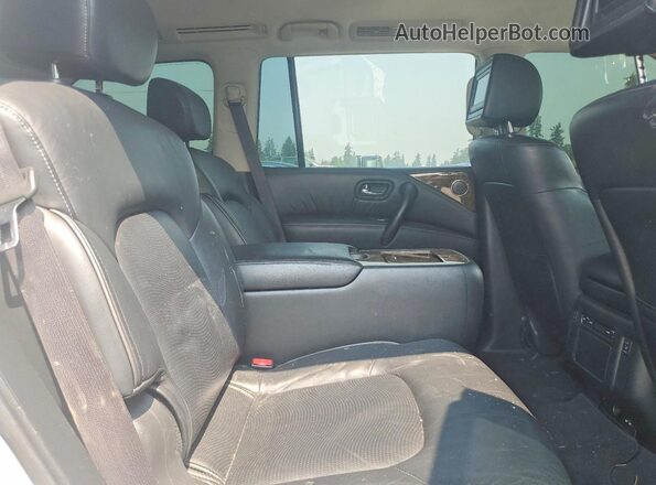 JN8AZ2NF3H9640010 2017 INFINITI QX80 Серебряный Вид задней части салона