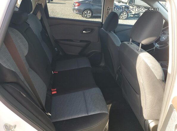JN8BT3BA0PW404564 2023 NISSAN ROGUE White Widok wnętrza z tyłu