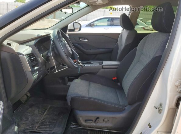 JN8BT3BA2PW427196 2023 NISSAN ROGUE White Widok wnętrza z przodu