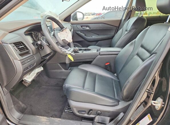 JN8BT3BA3PW006099 2023 NISSAN ROGUE Black Вид салону спереду