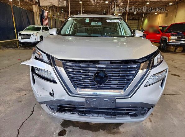 JN8BT3BA6PW416024 2023 NISSAN ROGUE Silver Front view