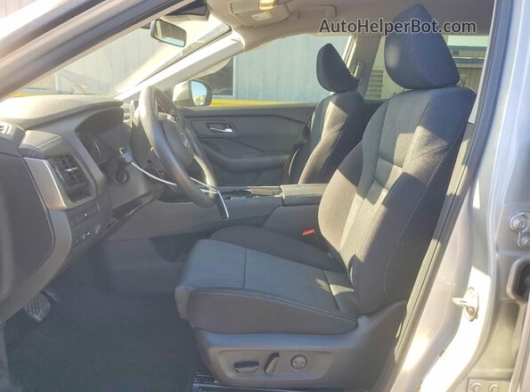 JN8BT3BA7RW352384 2024 NISSAN ROGUE Silver Front interior view