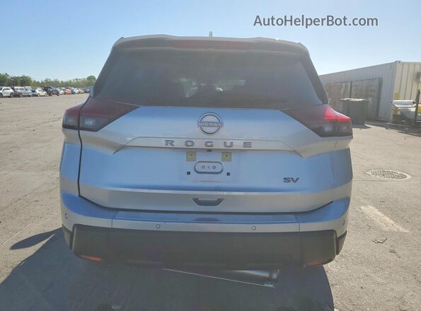 JN8BT3BA7RW352384 2024 NISSAN ROGUE Silver Rear view