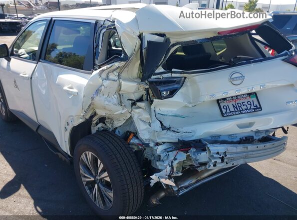 JN8BT3BA8PW433035 2023 NISSAN ROGUE White Widok z przodu