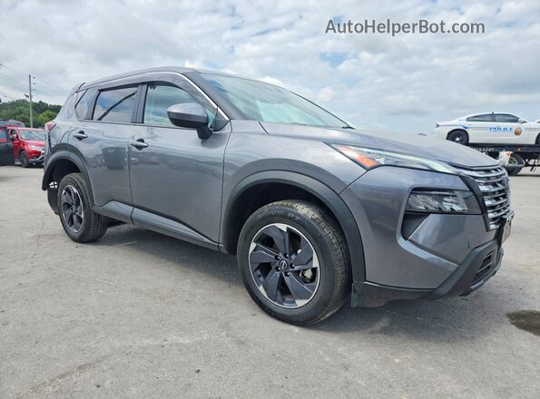 JN8BT3BA8RW351017 2024 NISSAN ROGUE Gray Delantero derecho
