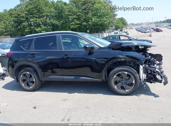 JN8BT3BB6RW437998 2024 NISSAN ROGUE Черный Вид задней части салона