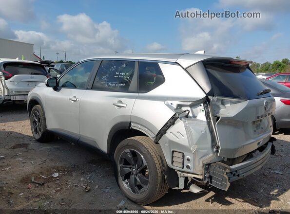 JN8BT3BB6SW421435 2025 NISSAN ROGUE Серебряный Задняя левая четверть