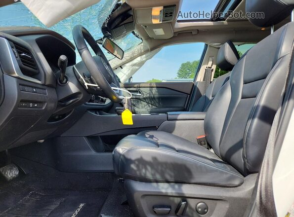 JN8BT3BB8PW214682 2023 NISSAN ROGUE White Front interior view