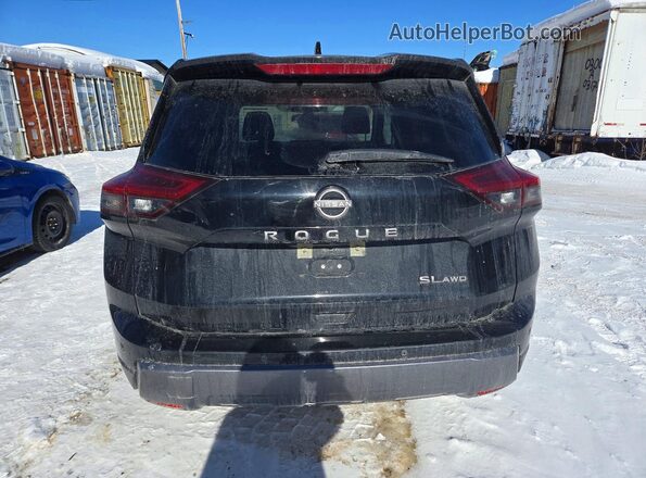 JN8BT3CB7RW428953 2024 NISSAN ROGUE Черный Вид сзади