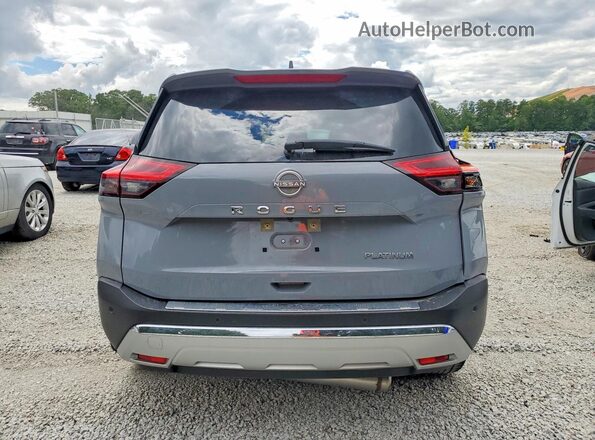 JN8BT3DC6PW102436 2023 NISSAN ROGUE Серебряный Вид сзади