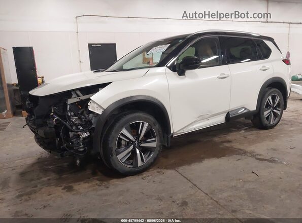 JN8BT3DD2PW308703 2023 NISSAN ROGUE White Vista tres cuartos delantera izquierda