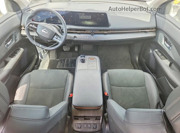 JN8CF0BF8SM760142 2025 NISSAN ARIYA Gray Vista del salpicadero