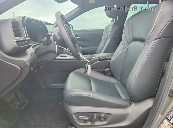 JTDAAAAF3P3007897 2023 TOYOTA CROWN Gray Front interior view