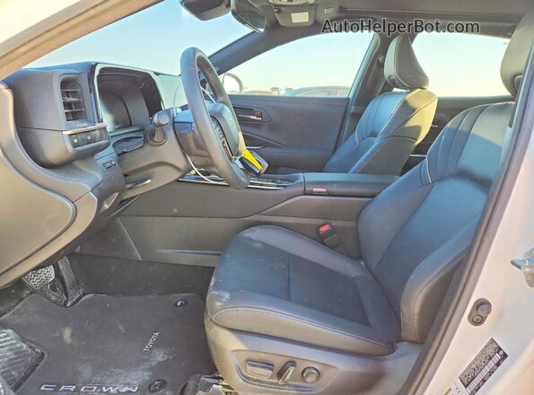 JTDAAAAF3S3033036 2025 TOYOTA CROWN White Widok wnętrza z przodu