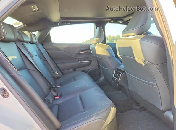 JTDAAAAF3S3033036 2025 TOYOTA CROWN White Widok tylnych siedzeń