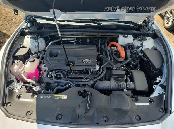 JTDAAAAF6S3032107 2025 TOYOTA CROWN White Вид задньої частини салону