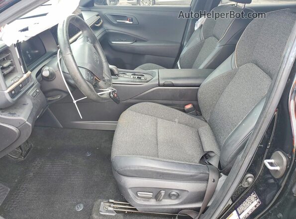 JTDAAAAF7P3001648 2023 TOYOTA CROWN Черный Вид салона спереди