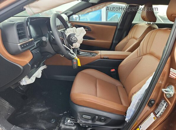JTDACAAJ2S3029090 2025 TOYOTA CROWN Brown Widok wnętrza z przodu