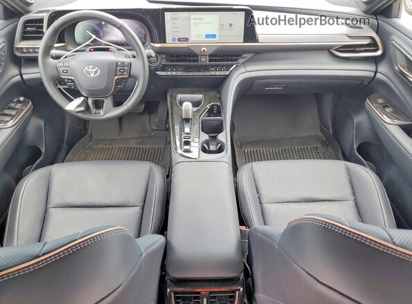 JTDACAAJ7S3019476 2025 TOYOTA CROWN Red Widok deski rozdzielczej