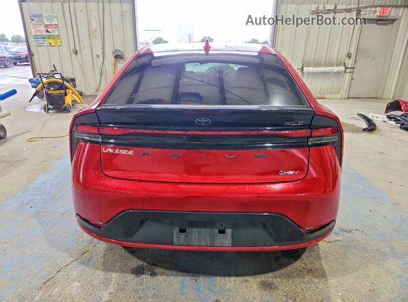 JTDACAAU3P3010890 2023 TOYOTA PRIUS Красный Вид сзади