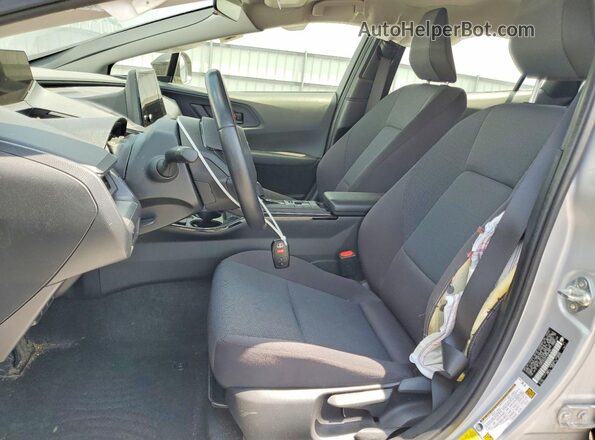 JTDACAAU6R3029081 2024 TOYOTA PRIUS Silver Widok wnętrza z przodu