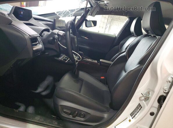 JTDACAAU6R3035754 2024 TOYOTA PRIUS White Widok wnętrza z przodu