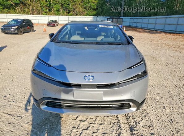 JTDACAAU6R3045524 2024 TOYOTA PRIUS Silver Front view