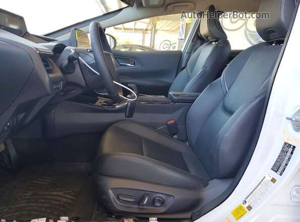 JTDACAAU6S3053709 2025 TOYOTA PRIUS Белый Вид салона спереди