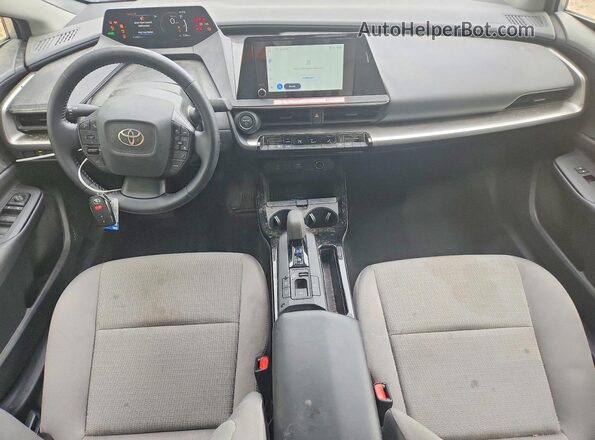 JTDACAAU8T3073560 2026 TOYOTA PRIUS Silver წინა პანელის ხედი