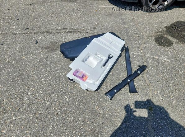 JTDACAAUXS3050313 2025 TOYOTA PRIUS Gray Widok komory silnika
