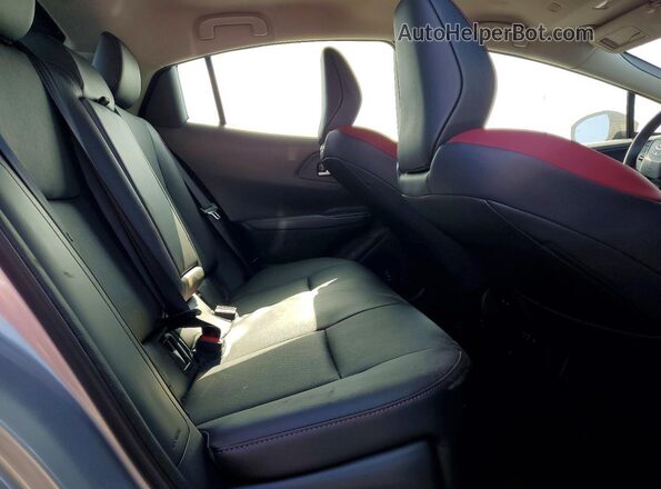 JTDACACU0T3072111 2026 TOYOTA PRIUS Silver Widok tylnych siedzeń