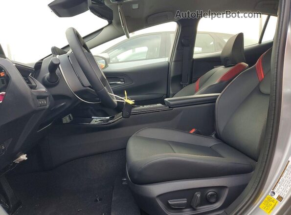 JTDACACU0T3072111 2026 TOYOTA PRIUS Silver Widok wnętrza z przodu