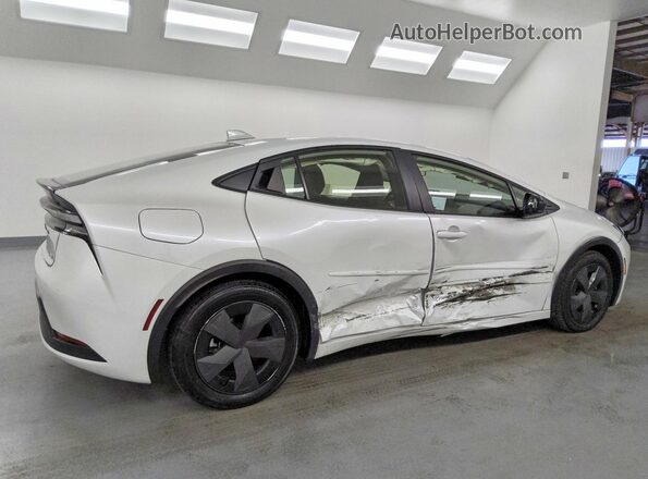 JTDACACU3S3049646 2025 TOYOTA PRIUS White Tył prawy