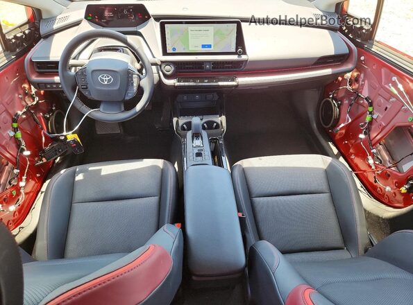 JTDACACU4T3055554 2026 TOYOTA PRIUS Red Vista del salpicadero