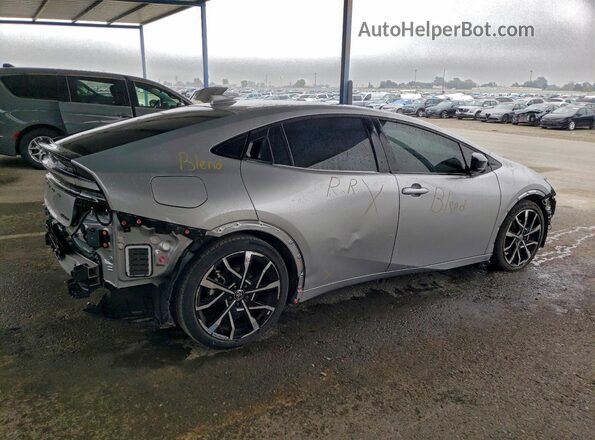JTDACACU6R3025125 2024 TOYOTA PRIUS Silver Tył prawy