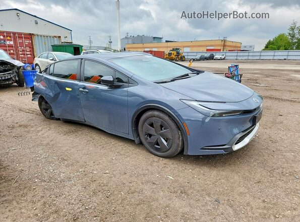 JTDACACU8T3058800 2026 TOYOTA PRIUS Gray Передня права чверть